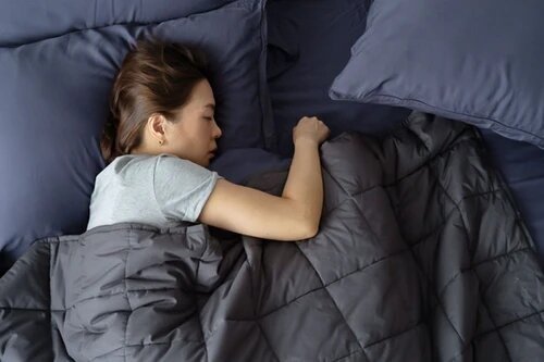 Exploring the Heart Health Benefits of Weighted Blankets